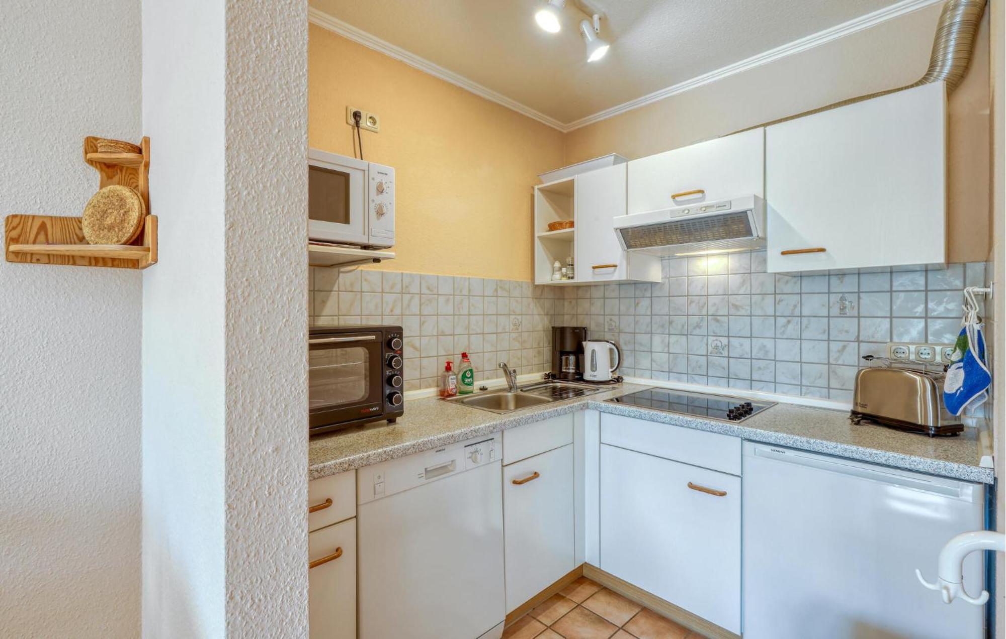 Nice Home In Toenning With Kitchen Exterior photo